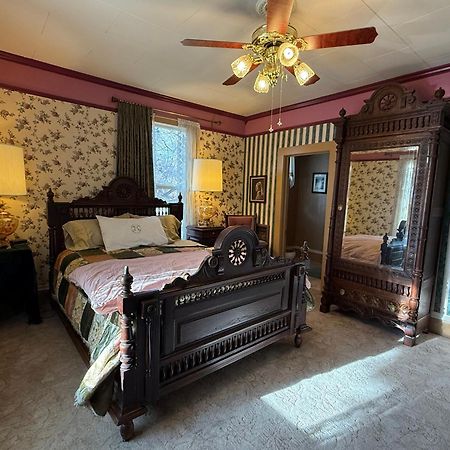 Roseberry House Bed And Breakfast Susanville Esterno foto