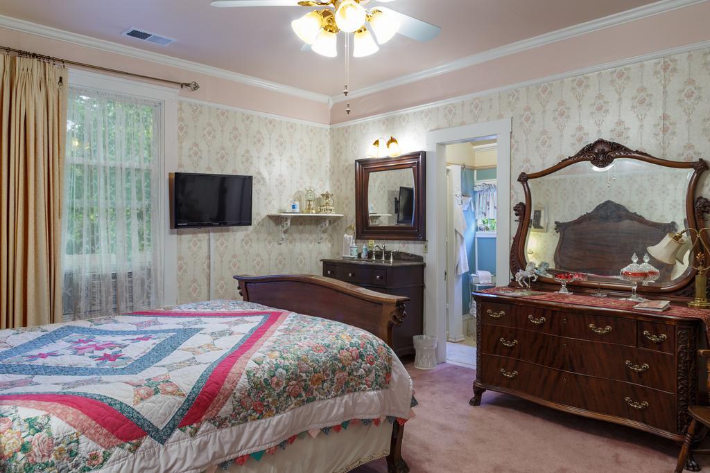 Roseberry House Bed And Breakfast Susanville Esterno foto