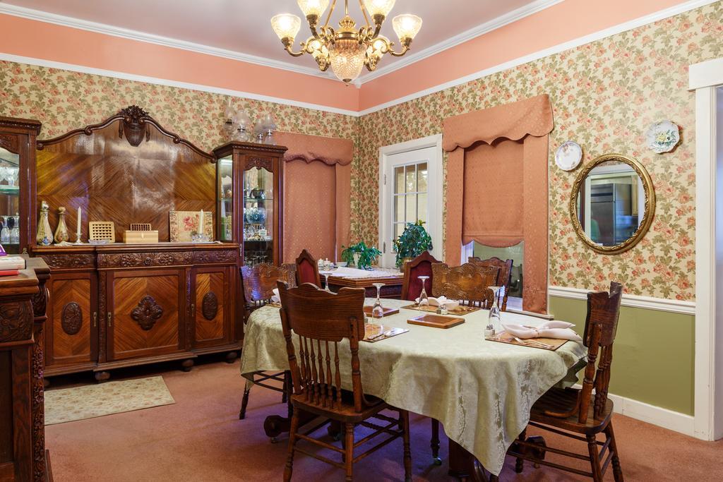 Roseberry House Bed And Breakfast Susanville Esterno foto