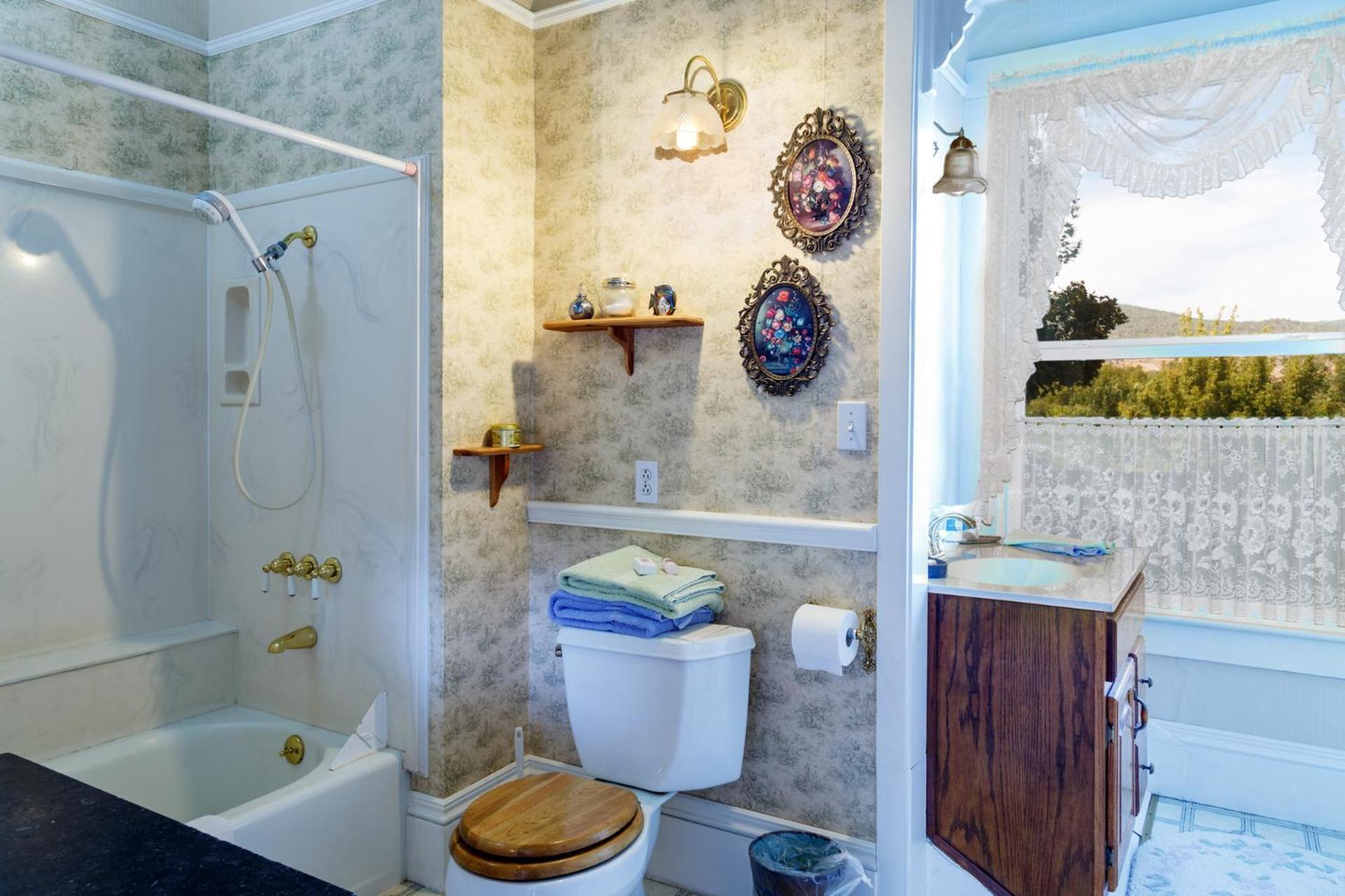 Roseberry House Bed And Breakfast Susanville Esterno foto