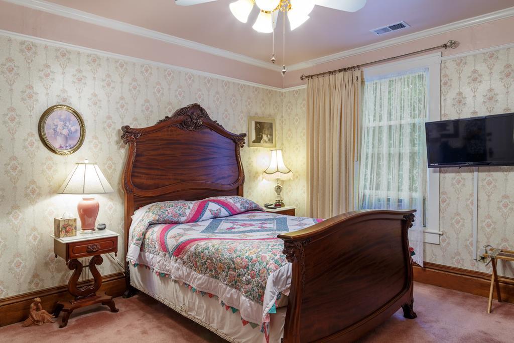 Roseberry House Bed And Breakfast Susanville Esterno foto