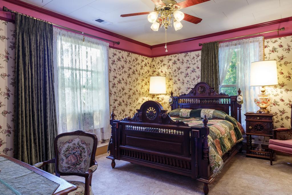 Roseberry House Bed And Breakfast Susanville Esterno foto