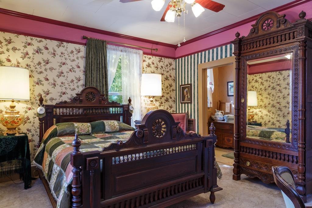 Roseberry House Bed And Breakfast Susanville Esterno foto